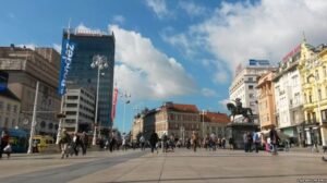 Трг бана Јелачића, Загреб