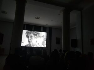 U Mostaru je prikazan dokumentarni film "Zaveštanje" snimljen na osnovu svjedočenja žrtava koje su kao djeca preživjeli logore i genocid u Nezavisnoj Državi Hrvatskoj /NDH/ od 1941. do 1945. godine.
