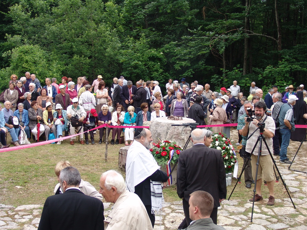 На Јадовну 26 jуна 2010. - Прво обиљежавање Дана сjећања на Јадовно 1941.