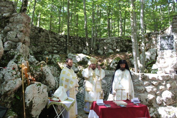 PARASTOS-2.jpg