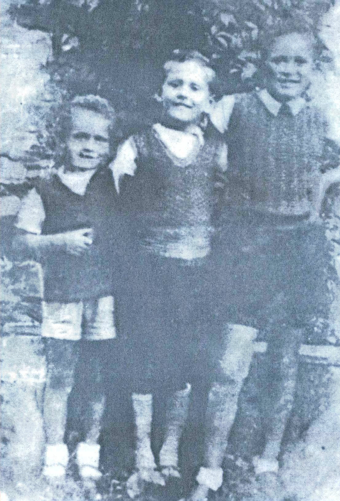 Синови ливањског трговца РАДА РАДЕТЕ, НИКОЛА, ДЕЈАН И МИЛОШ поклани су у шуми Копривници заједно са мајком ВЕСЕЛИНКОМ и баком, седамдесетједногодишњом МИЛКОМ АНЂИЋ, само мјесец дана послије оца ( занимљиво је да се у овдје цитираном документу спомињу само „два сина мала“ Рада Радете, нема ни њихове мајке, ни бабе)