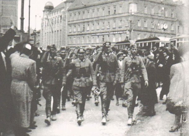 ulazaknjemackevojskeuzagreb.jpg