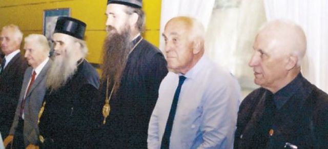 Mitropolit_Amfilohije_vladika_Jovanikije_Cedo_Vukmanovic_i_Matija_Beckovic.jpg