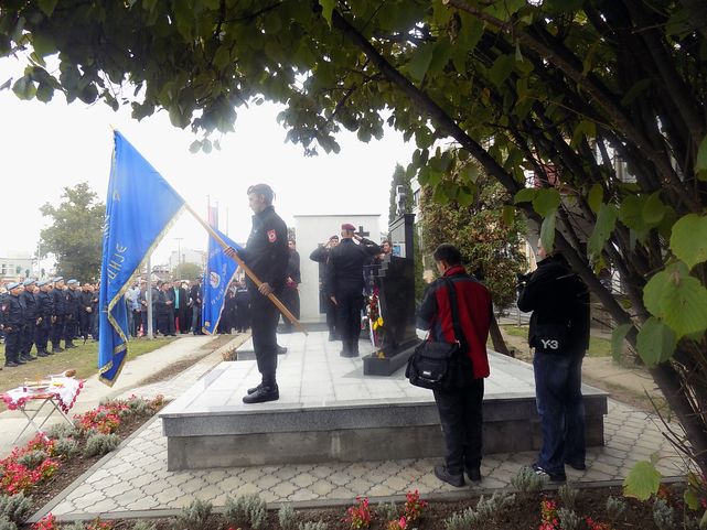 Osveštan spomenik pripadnicima Specijalne brigade policije u Bijeljini