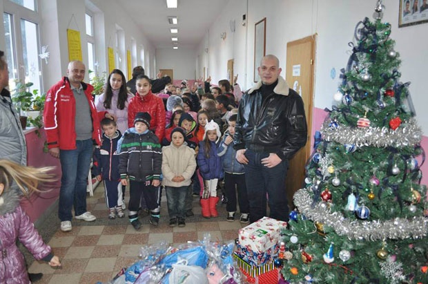Članovi udruženja pomažu nevoljnicima na KiM