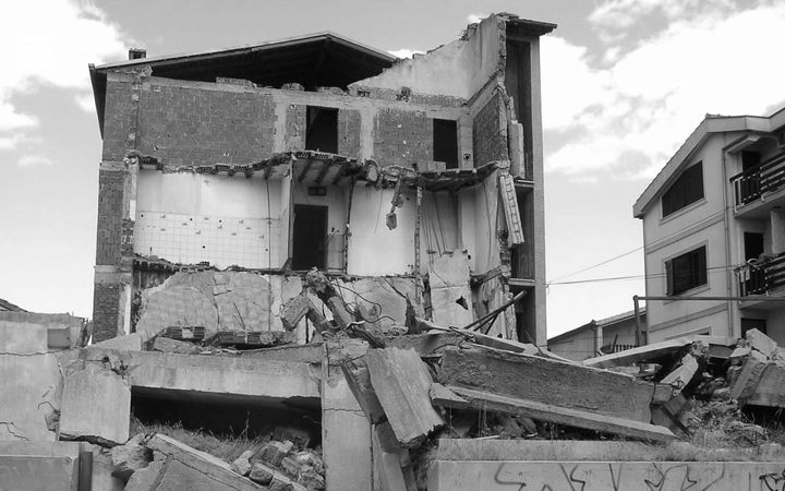 Brojni vlasnici miniranih objekata više nisu među živima – jedna od zadarskih ruševina Foto: Jovica Drobnjak