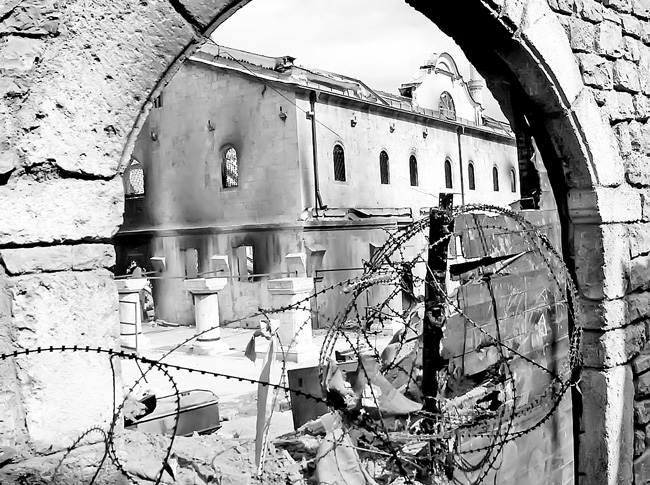 Spaljeni manastir Sveti Arhangeli kod Prizrena (Fotodokumentacija „Politike”)