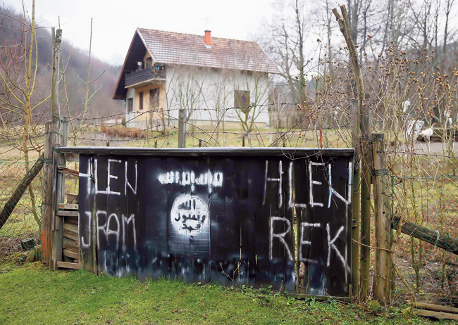 Koreni vehabija u BiH povezani su sa dolaskom mudžahedina: Gornja Maoča (Foto Rojters)