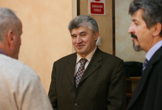 Jurišić (u sredini) sa advokatima, tokom procesa u Beogradu