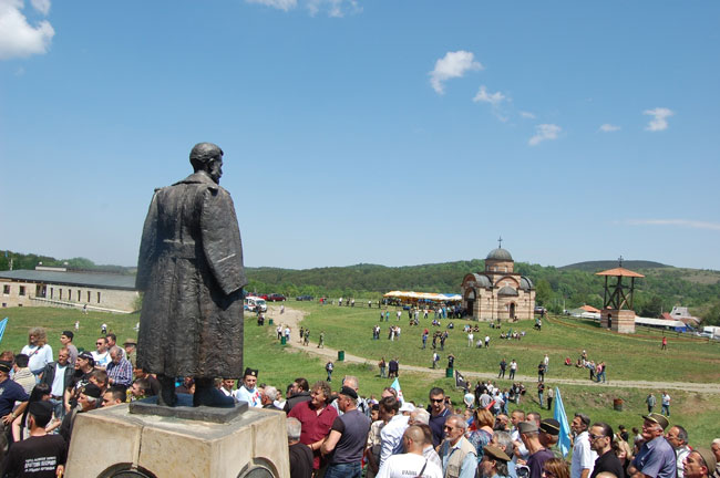 Spomenik Dragoljuba Draže Mihajlovića na Ravnoj Gori ( G. Otašević)