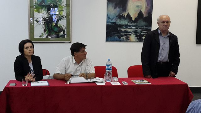 Republička organizacija porodica zarobljenih i poginulih boraca i nestalih civila Republike Srpske održala je danas u Doboju javnu tribinu