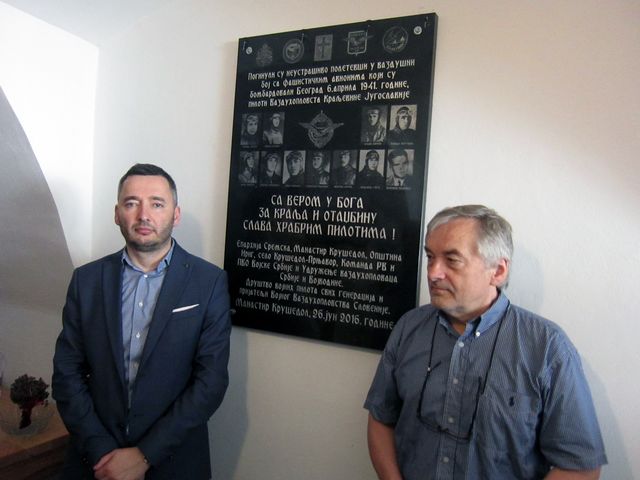Spomen-ploču poginulim pilotima 6. lovačkog puka Vazduhoplovstva Kraljevine Jugoslavije otkrili su pokrajinski sekretar za socijalnu politiku, demografiju i ravnopravnost polova Predrag Vuletić i ambasador Republike Slovenije u Srbiji Njegova ekselencija Vladimir Gasparič
