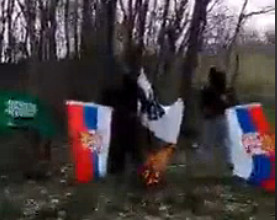 Islamisti pucaju i pale srpske zastave!