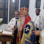 Njegovo preosveštenstvo episkop zvorničko-tuzlanski Hrizostom osveštao je u porti Crkve Svete Trojice u ozrenskom selu Tumare u Federaciji BiH spomen-kapelu na kojoj su uklesana imena 670 poginulih boraca i civila iz proteklog odbrambeno-otadžbinskog rata sa područja Ozrena i Vozuće