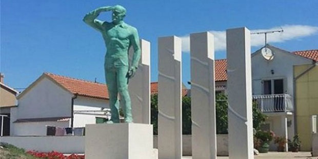 Spomenik teroristi Miru Barešiću
