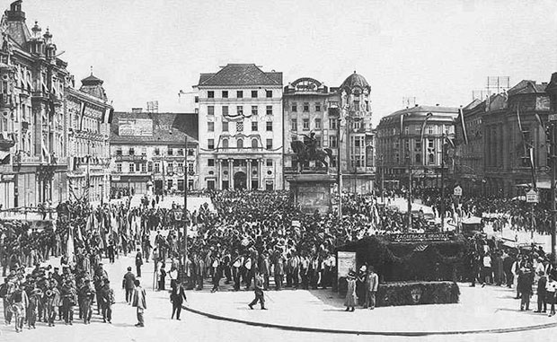 Trg bana Jelačića 1918. godine