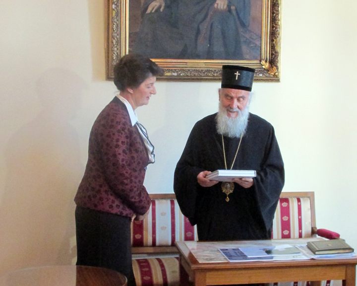 Његова светост патријарх српски Иринеј оцијенио је данас да је монографија "Наша исповијест - жене жртве рата из Републике Српске 1992-1995." документ који треба да потисне мишљење да су страдали само муслимани, а Срби увијек били ти који су чинили злочине