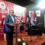 Предсједник борачке организацијe Републиек Српске Миломир Савчић на свечаној академији у Невесињу поводом годишњице митровданских битки 1992. у 1994. на невесињском ратишту