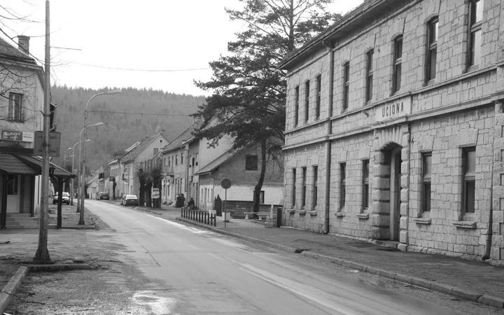Centar Plaškoga u nedjelju, za našeg posjeta, bio je potpuno pust Foto: Jovica Drobnjak