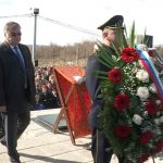 Српски члан Предсједништва БиХ Младен Иванић положио је вијенац код Спомен-костурнице у Дракулићу, гдје је служен парастос за 2.300 Срба које су у само једном дану прије 75 година поклале усташе у овом бањалучком насељу, као и оближњим мјестима Мотике, Шарговац и руднику Раковац.