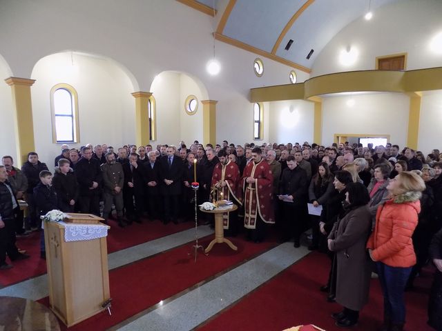 U hramu Pokrova Presvete Bogorodice u Potkozarju danas su služeni liturgija i parastos povodom 75 godina od stradanja 562 Srba u Potkozarju i Piskavici u Drugom svjetskom ratu.