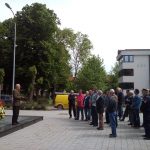 Dan Vojske Republike Srpske i Dan Trećeg pješadijskog /Republika Srpska/ puka u Modriči je danas obilježen polaganjem cvijeća i prisluživanjem svijeća pred Centralnim spomen-obilježjem i u Spomen-sobi poginulim borcima i civilnim žrtvama odbrambeno-otadžbinskog rata.