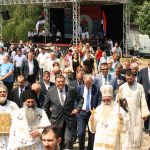 Nakon parastosa obavljen je obred lomljenja slavskog kolača, kojim je, u prisustvu predsjednika Republike Milorada Dodika, ministara Đokića i Savanovića, predstavnika boračkih organizacija i brojnih vjernika i sveštanstva obilježena manastirska slava Sveti car Lazar.