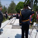 Vijence na spomen-obilježje na Dugoj Njivi kod Modriče položio je predsjednik Republike Srpske Milorad Dodik, ministar rada i boračko-invalidske zaštite Republike Srpske Milenko Savanović, ministar industrije, energetike i rudastva Republike Srpske Petar Đokić, predsjednik Boračke organizacije Republike Srpske Milomir Savčić