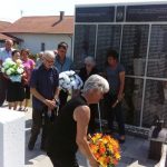 U Cimirotima kod Gradiške danas je služen parastos i položeni vijenci na spomen kompleks na kome su uklesana imena tri poginula borca Vojske Republike Srpske, 20 boraca NOR-a i 248 žrtava fašističkog terora iz te mjesne zajednice.