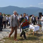 Делегација Владе Српске предвођена министром рада и борачко-инвалидске заштите Миленком Савановићем и министром унутрашњих послова Драганом Лукачем положила је цвијеће у Спомен-подручју Гаравице код Бихаћа, гдје су усташе у љето 1941. године убиле више од 12.000 људи тог краја, углавном Срба.