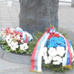 У Београду су данас положени вијенци и одата почаст поводом обиљежавања 76 година од злочина који су у Другом свјетском рату починиле окупационе снаге које су на стубове јавне расвјете на Теразијама објесиле петорицу Београђана, оптужених за пружање отпора.
