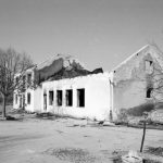 Selo Škare – razoreni zadružni dom i pošta Foto: Igor Galo