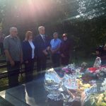 Полагањем цвијећа и паљењем свијећа на спомен-обиљежју у Комленцу у Козарској Дубици обиљежено је 26 година од страдања народног хероја - мајора Милана Tепића.