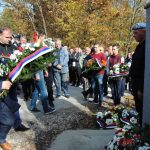 Парастосом, полагањем вијенаца и паљењем свијећа на Глођанском брду код Зворника данас је обиљежено 25 године од страдања 126 бораца Војске Републике Српске, које су 6. новембра 1992. године убили припадници такозване Армије БиХ.