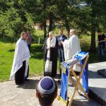 Његово преосвештенство владика захумско-херцеговачки Григорије рекао је да Брадина, мјесто незапамћеног страдања Срба, треба да буде вјечита опомена и подсјетник да нико никада више не смије дозволити да овом земљом завладају мржња, освета и страх.