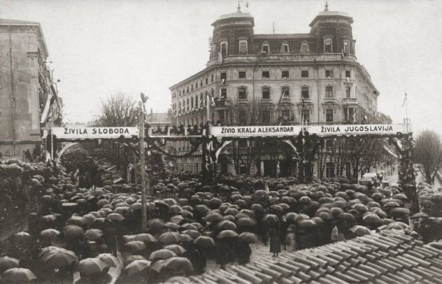 Тријумфални улазак победничке српске војске у Загреб 5. децембра 1918. године. Фото: Википедија, Политичка повијест Хрватске, Јосип Хорват, 1989