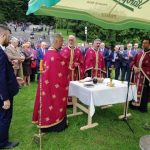 Služenjem parastosa kod Spomen-krsta na Mrakovici je danas počelo obilježavanje 76 godina od Bitke na Kozari u kojoj je ubijeno oko 40.000 civila, a 68.000 ih je protjerano i internirano u logore.