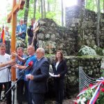 Изасланик предсједника Републике Српске Миладин Драгичевић рекао је да је више од 40.000 невиних Срба и Јевреја убијено у јамама Јадовна за вријеме Независне Државе Хрватске /НДХ/ због свог имена, идентитета и вјере.