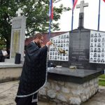U selu Zalazje kod Srebrenice danas je služen parastos kod spomen-kosturnice stradalima u dva posljednja rata, prislužene su svijeće za 69 Srba ubijenih na današnji dan 1992. godine i položeno cvijeće na spomen-obilježje povodom obilježavanja 26 godina od velikog srpskog stradanja u srebreničkoj opštini.